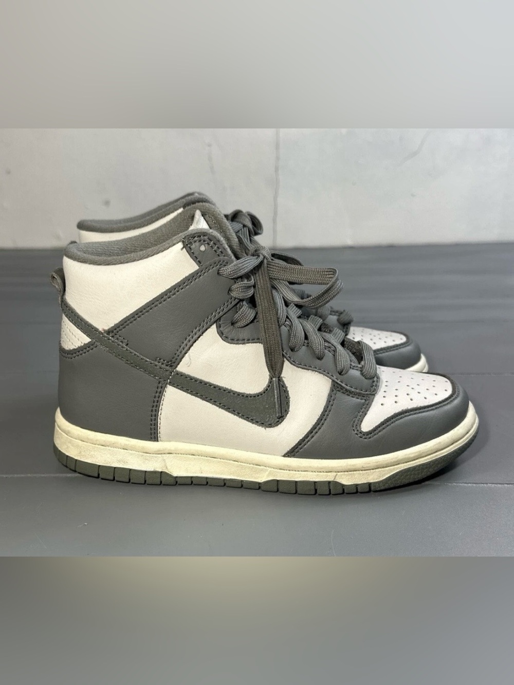 Nike Dunk High SE Retro Light Bone Tumbled Grey DM1028 001 Shoes-Women’s 8
